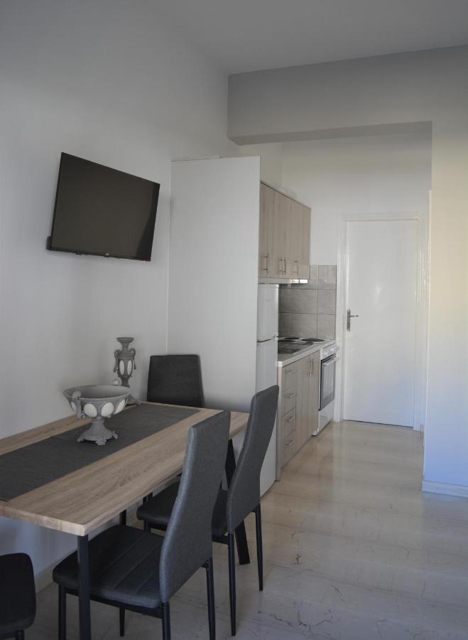 Anezinas Place Apartman Perísza Kültér fotó