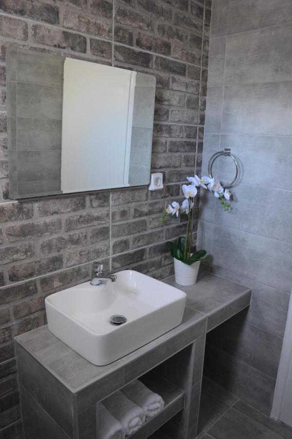 Anezinas Place Apartman Perísza Kültér fotó